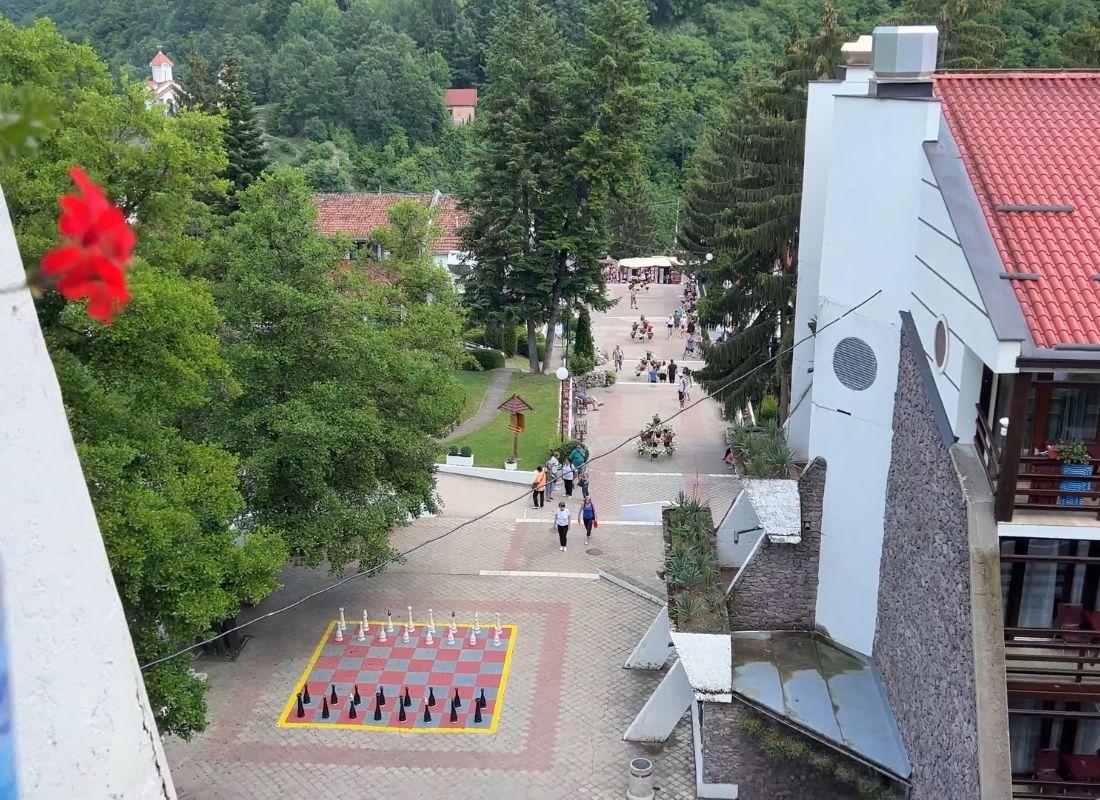 prikaz prolom banje sa prozora