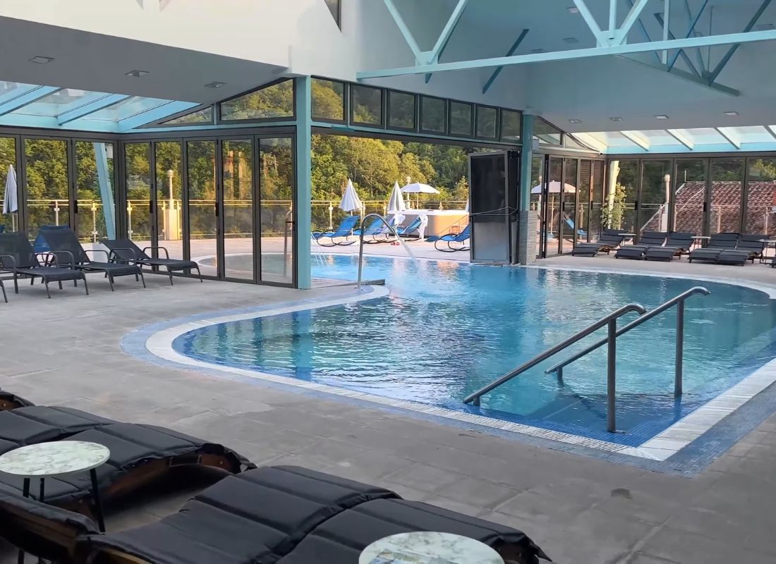 prikaz bazena u Prolom Banji Hotel Radan